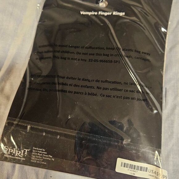 Vampire Finger Rings - Picture 2 of 3